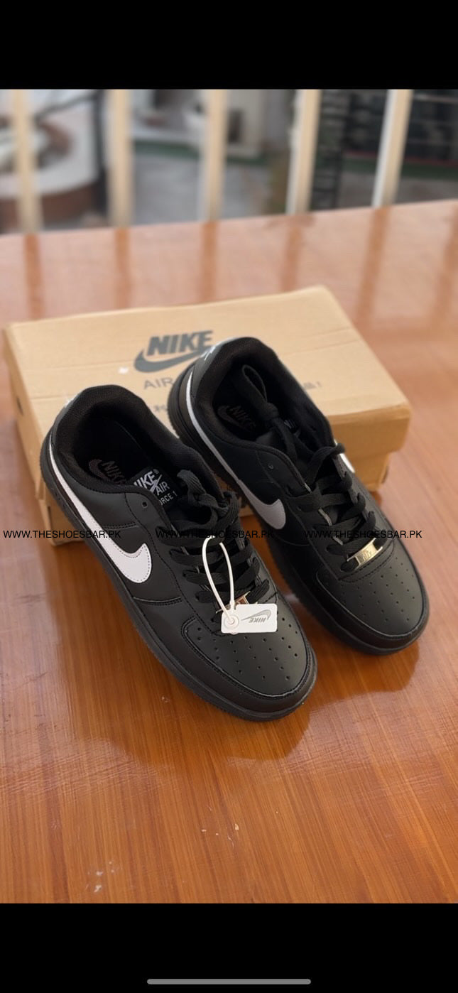 NIKE AIRFORCE 1 BLACK DUO
