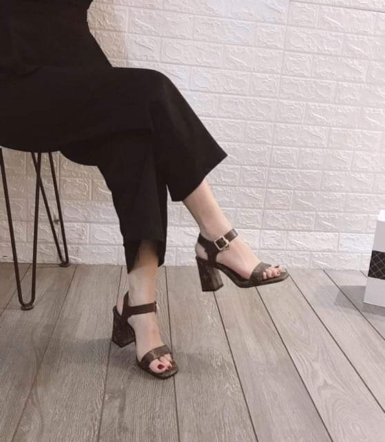 LV HEEL