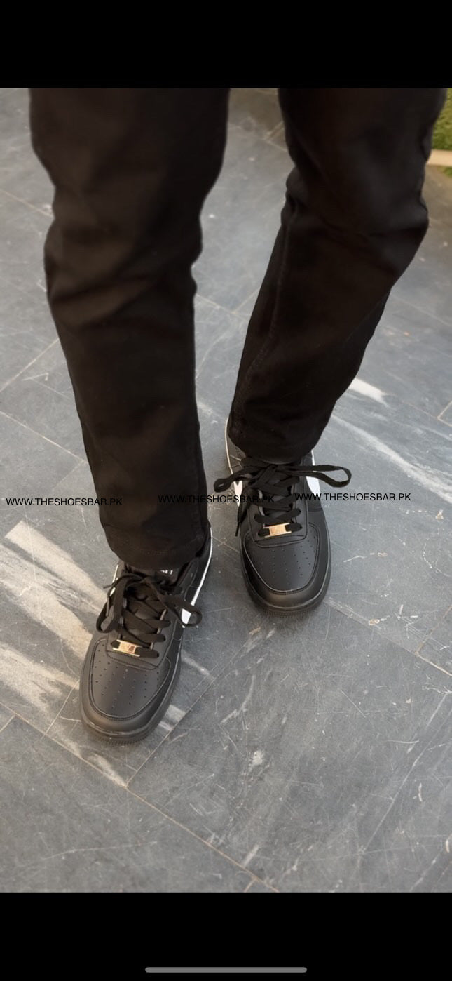 NIKE AIRFORCE 1 BLACK DUO