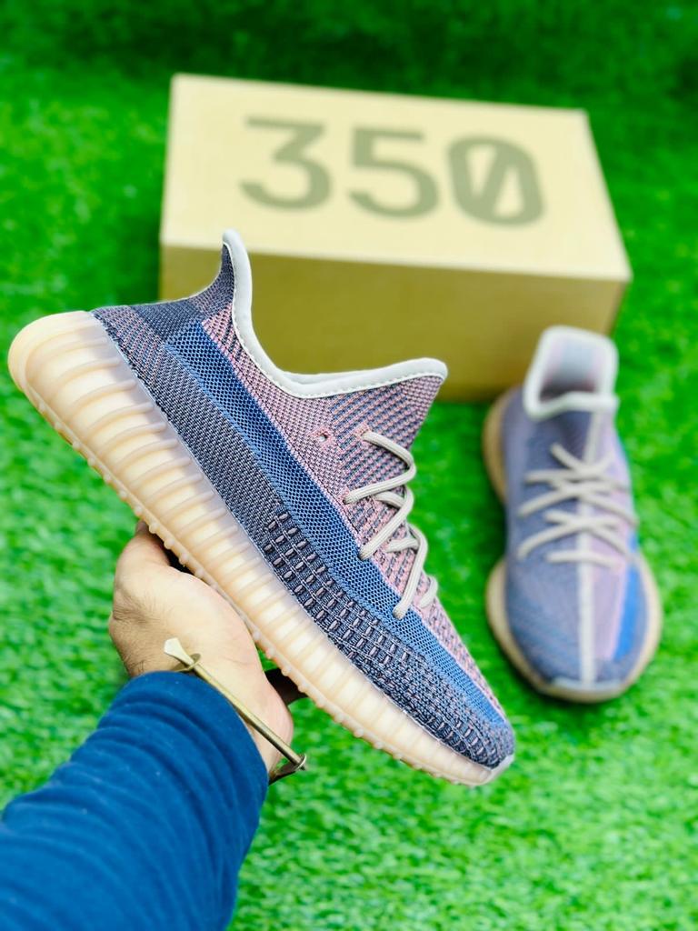 Adidas scarpe yeezy colorate online