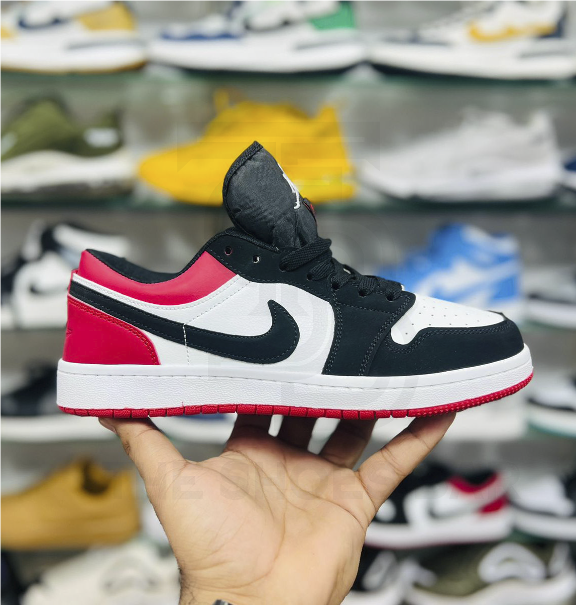 Nike air jordan 1 low red and black online