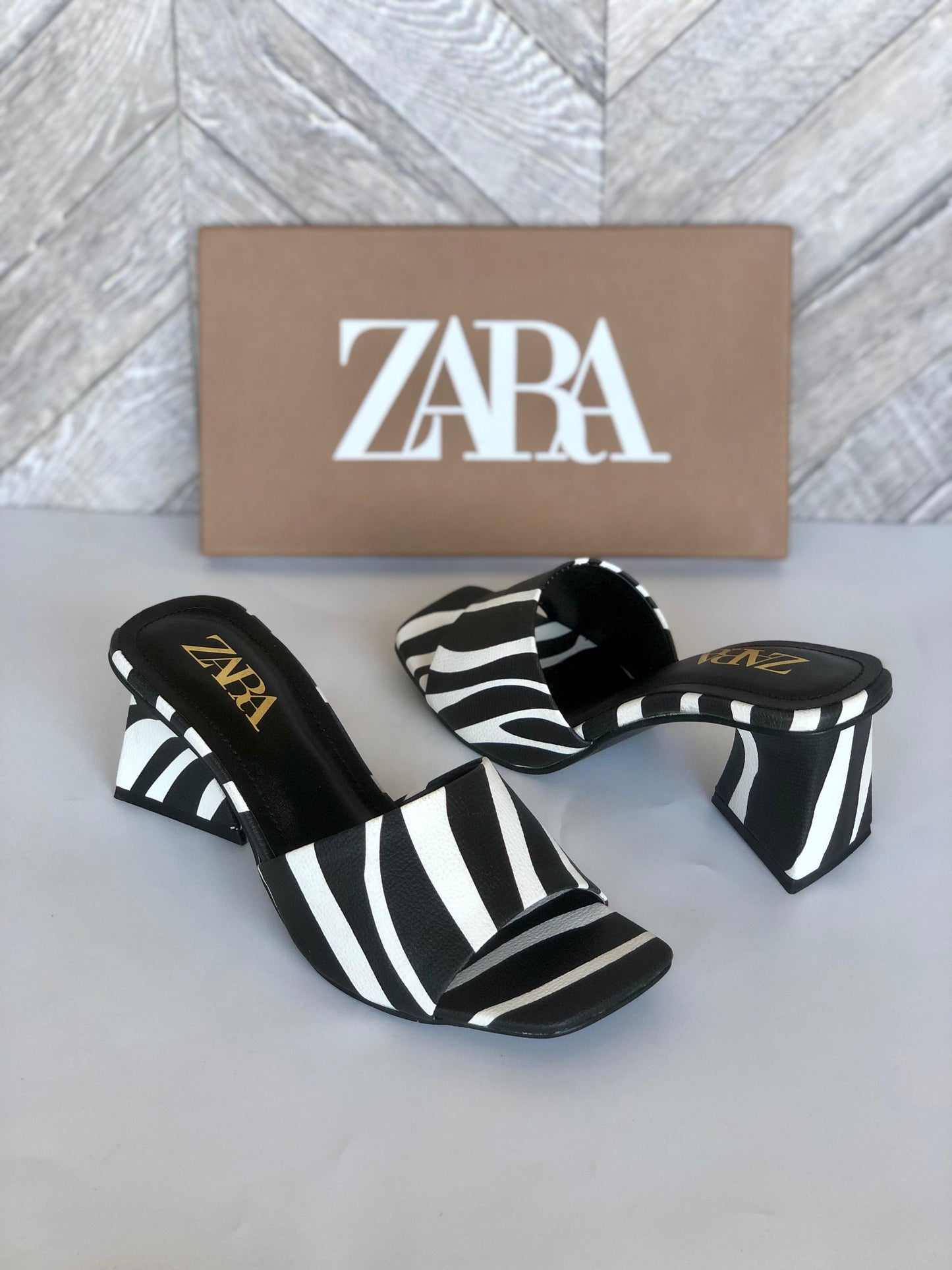 ZARA TRAINAGLE HEEL SANDAL