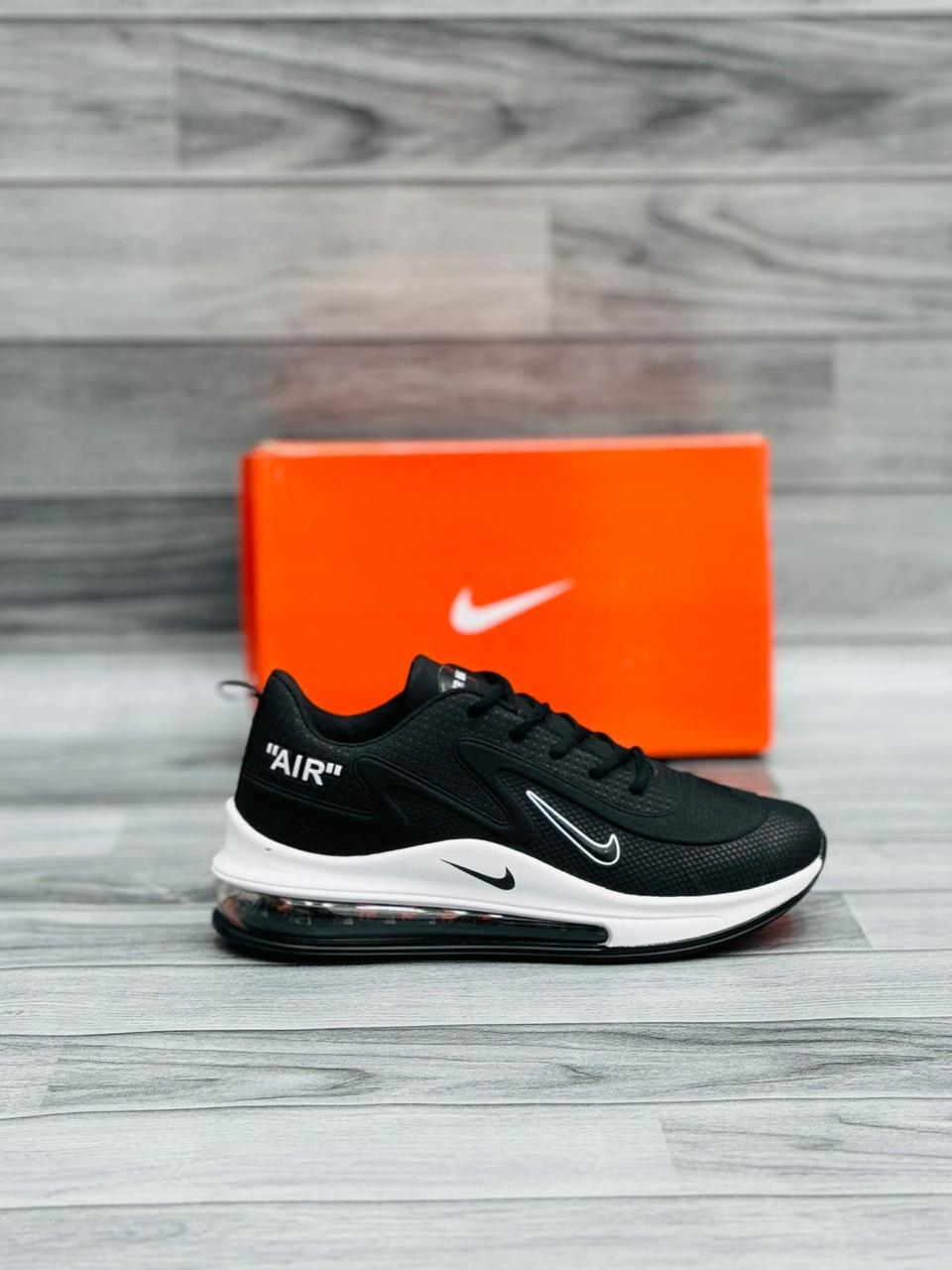 Nike Air Max - AM 720 Black & White