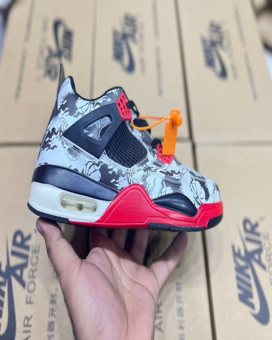 JORDAN 4