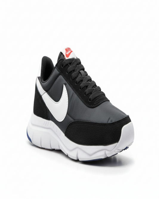 NIKE Waffle Debut Black White Strike