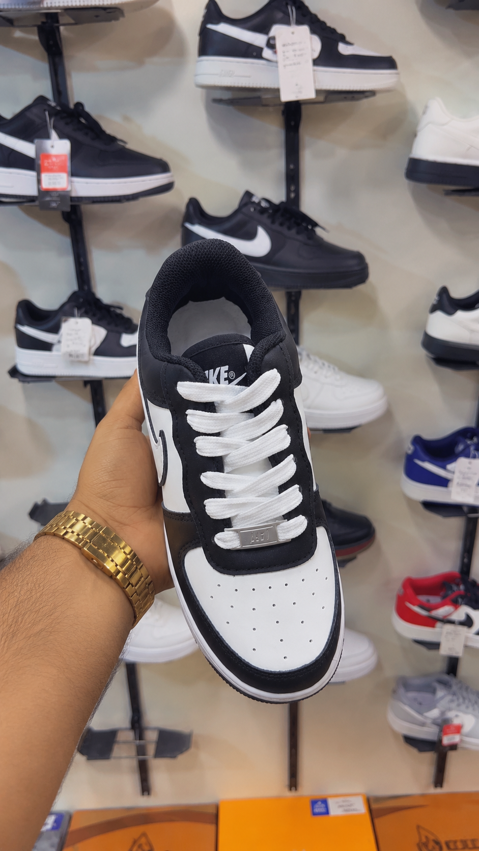 Women’s Black & White Colour-Block Sneakers