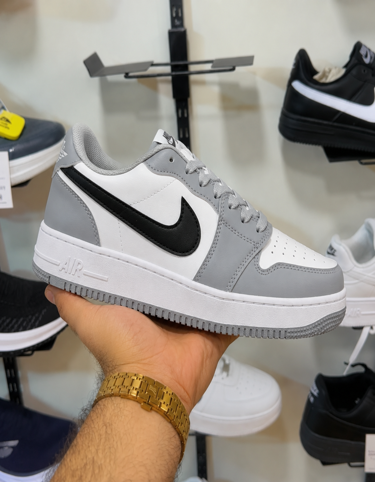NIKE AIR FORCE 1 '07 GREY AND WHITE (06)