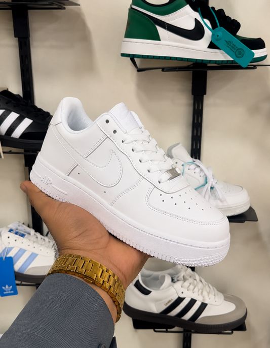 Nike Air Force Triple White