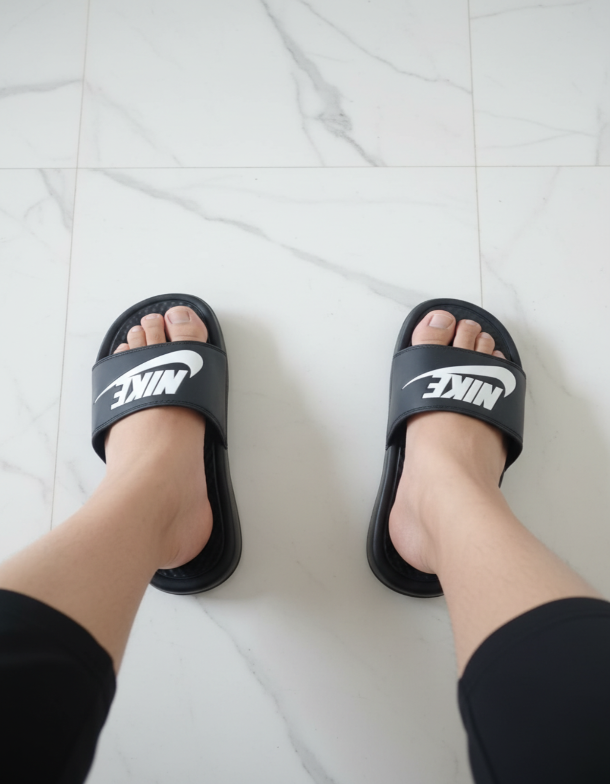 NIKE BENASSI SLIDE — BLACK & WHITE