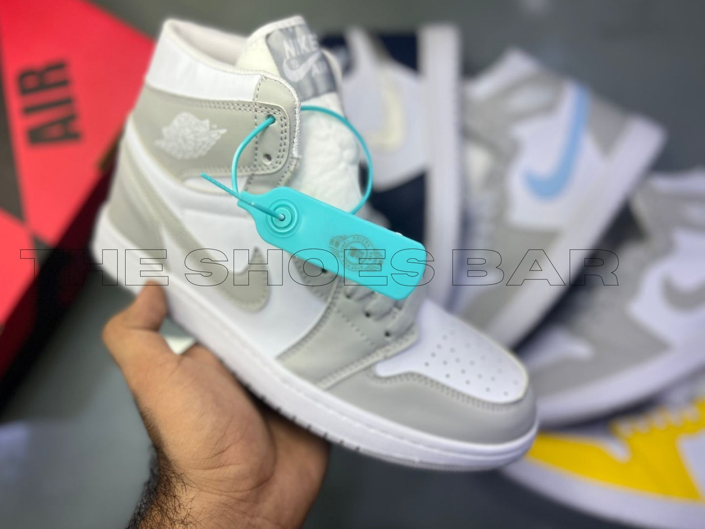 Nike Air Jordan 1 High - White & Grey