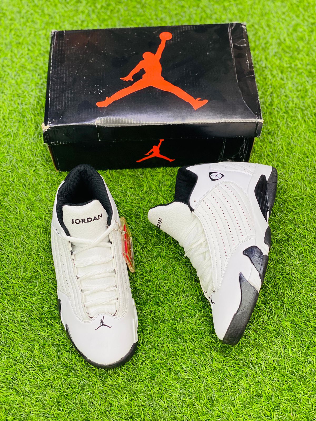 Nike Air Jordan 14 - White & Black