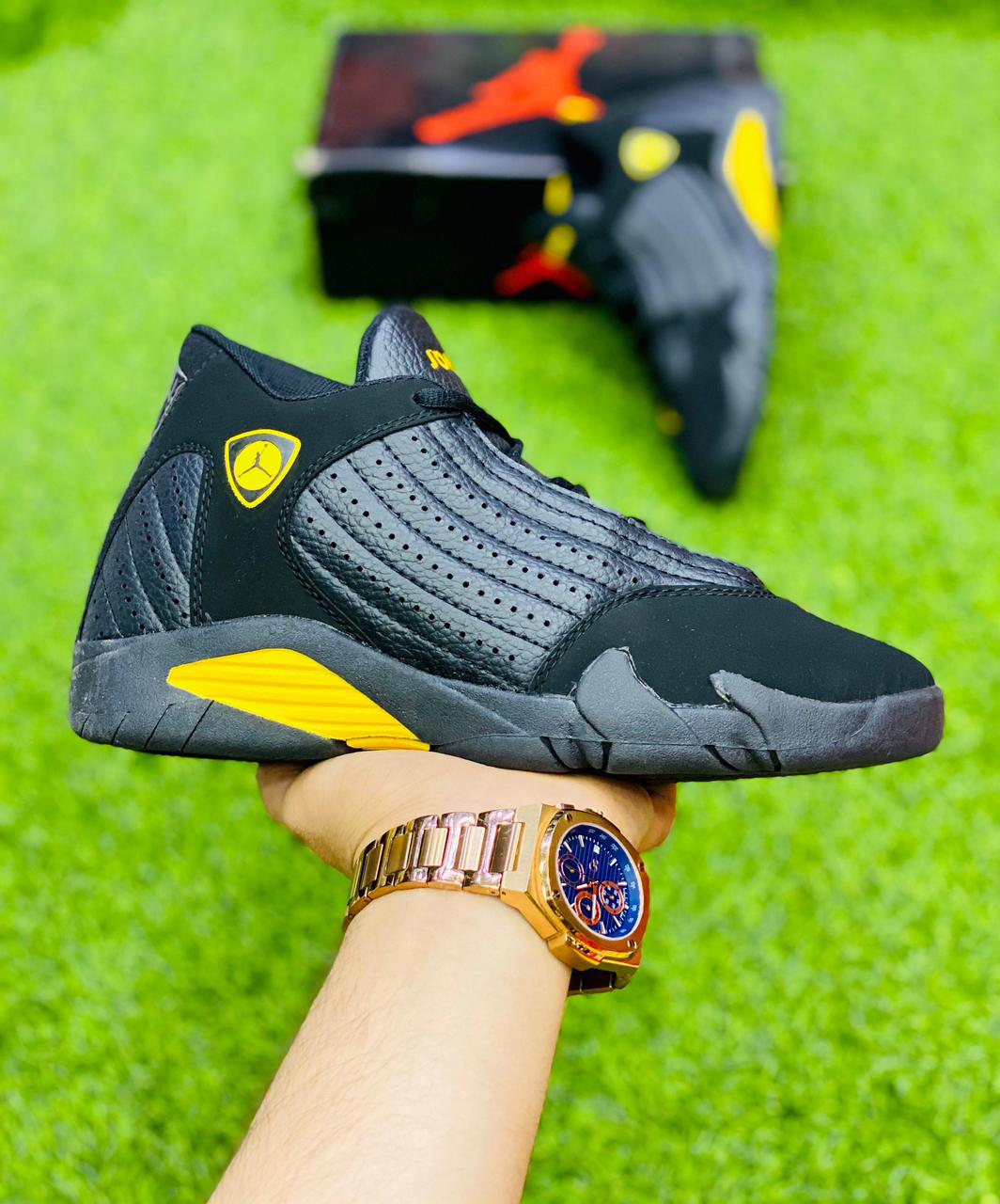 Nike Air Jordan 14 - Black & Yellow