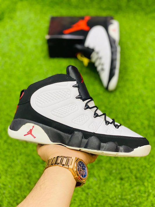 Nike Air Jordan 9 - White & Black