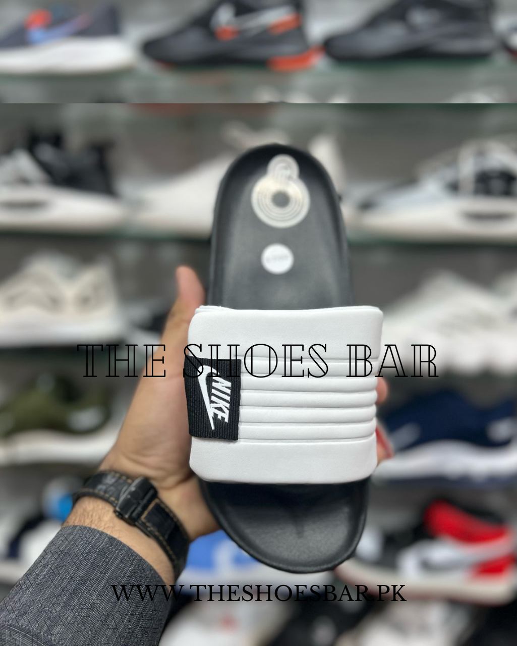 Nike "OFFCOURTADJUST" slide