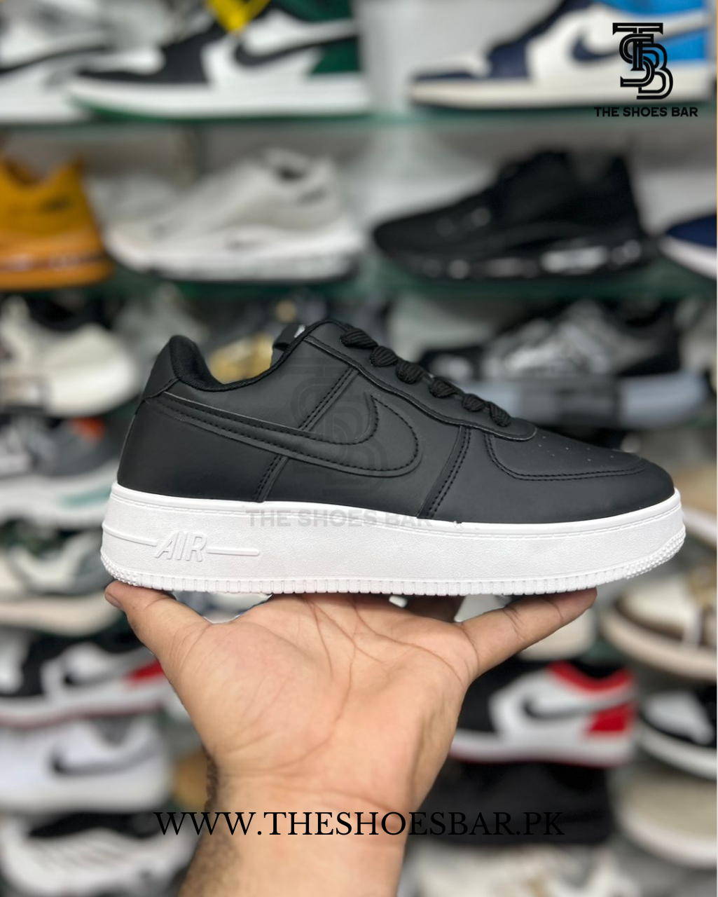 NIKE AIRFORCE 1 TRIPPLE BLACK AND WHITE  (BETA)