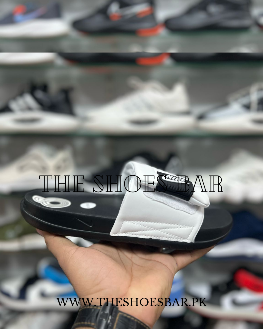 Nike "OFFCOURTADJUST" slide