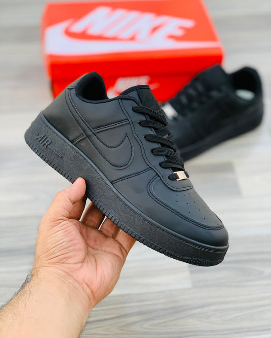 Nike Air Force 1 - Tripple Black