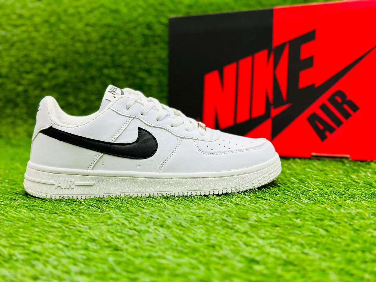 NIKE AIRFORCE 1 TRIPPLE BLACK/WHITE