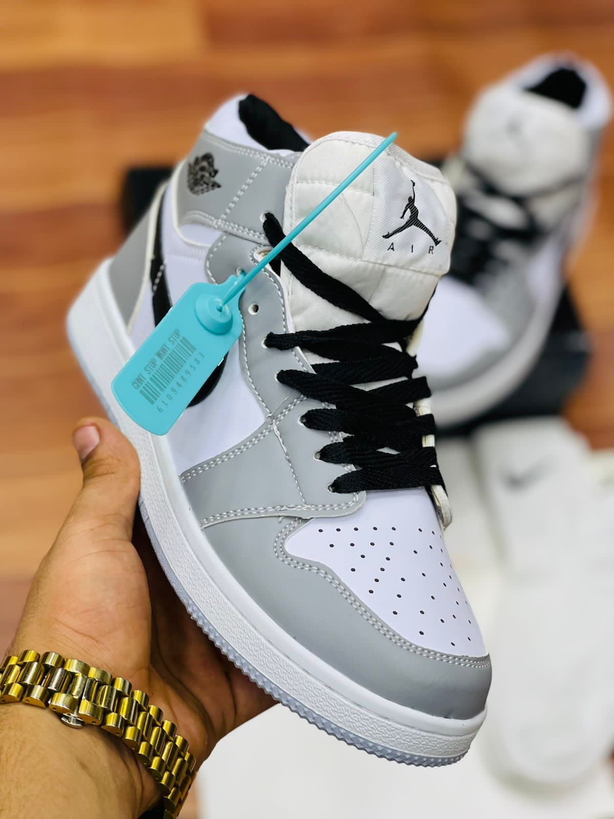 Nike Air Jordan 1 High - Smoke Grey – The Shoes Bar