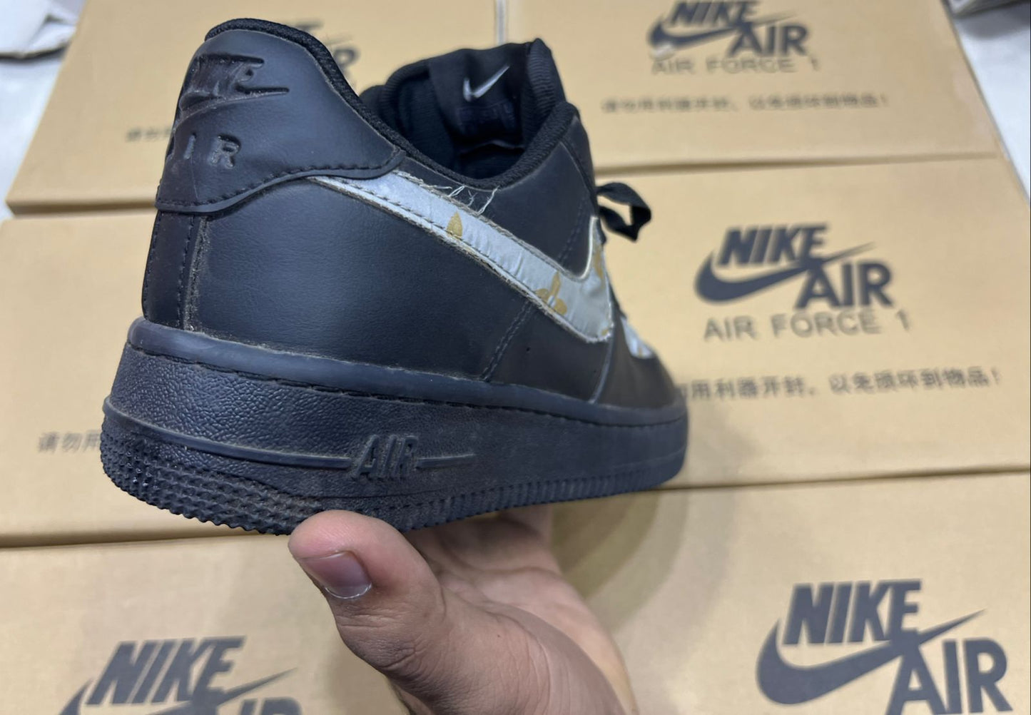 NIKE AIRFORCE LV EDITION