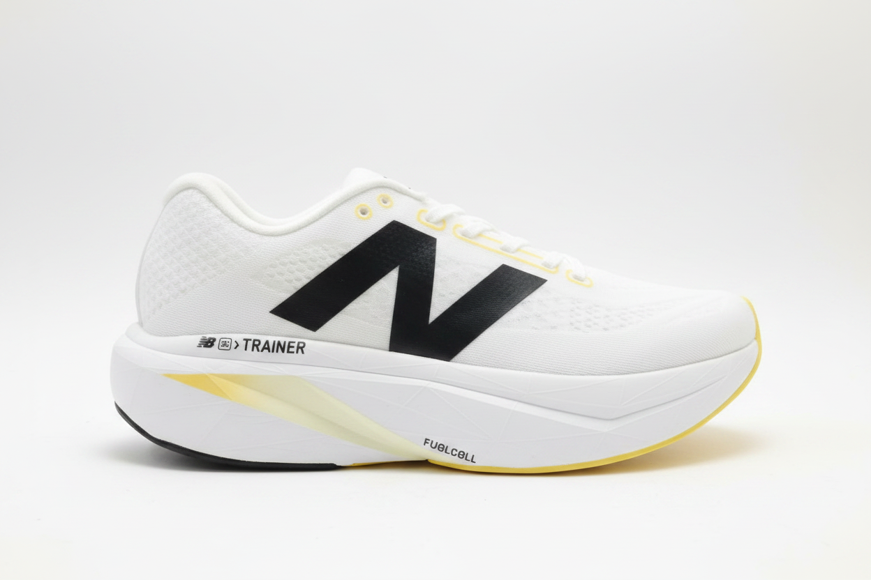 New Balance FuelCell SC Trainer White - White Background