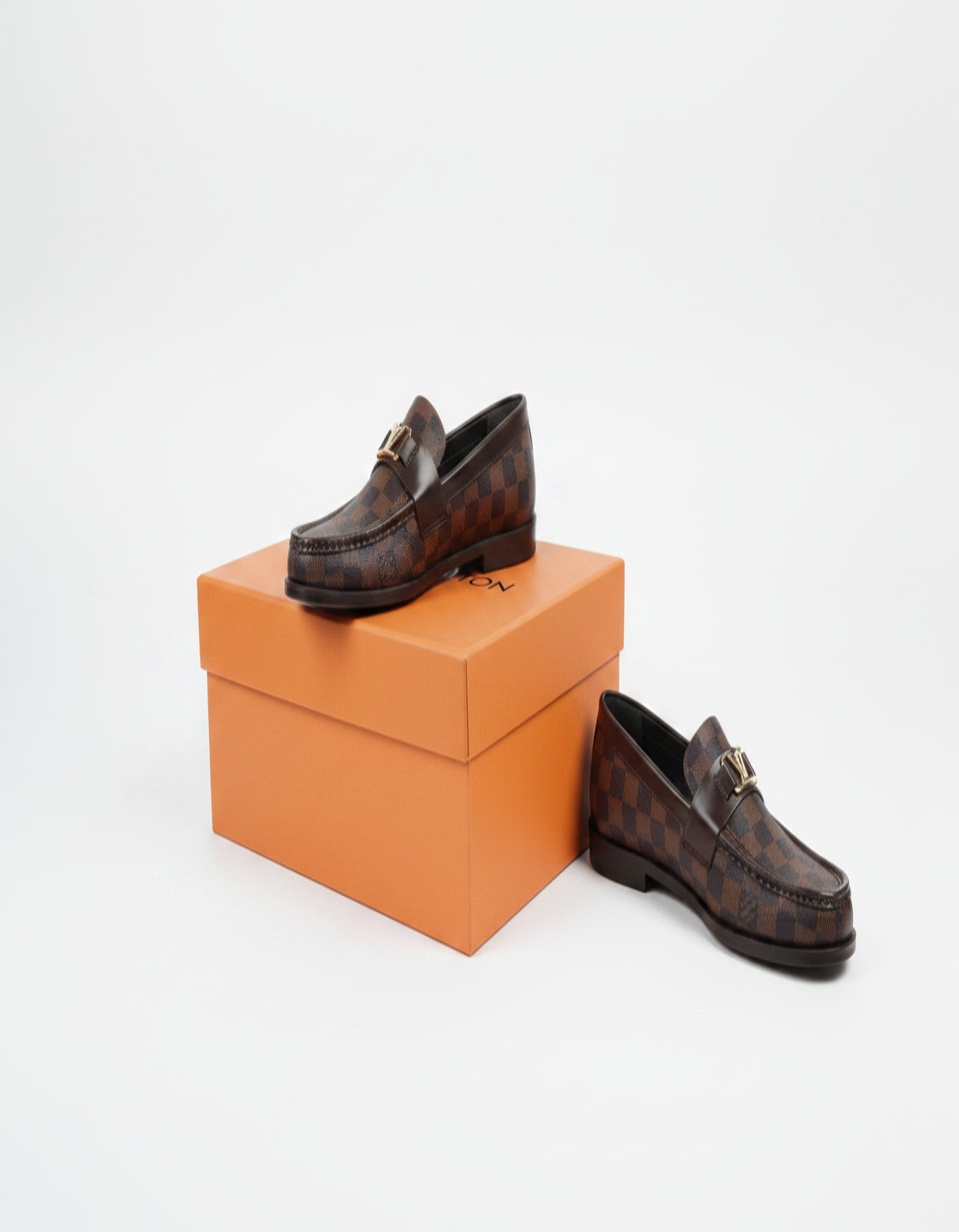 LOUIS VUITTON FORMAL - AAA